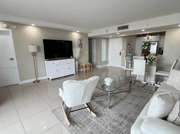 13499 Biscayne Blvd APT 805, North Miami, FL 33181