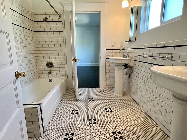 2822 W Avenue 33 — Photo 13