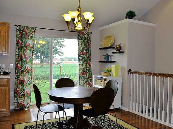 4th image of 2813 Black Oak St