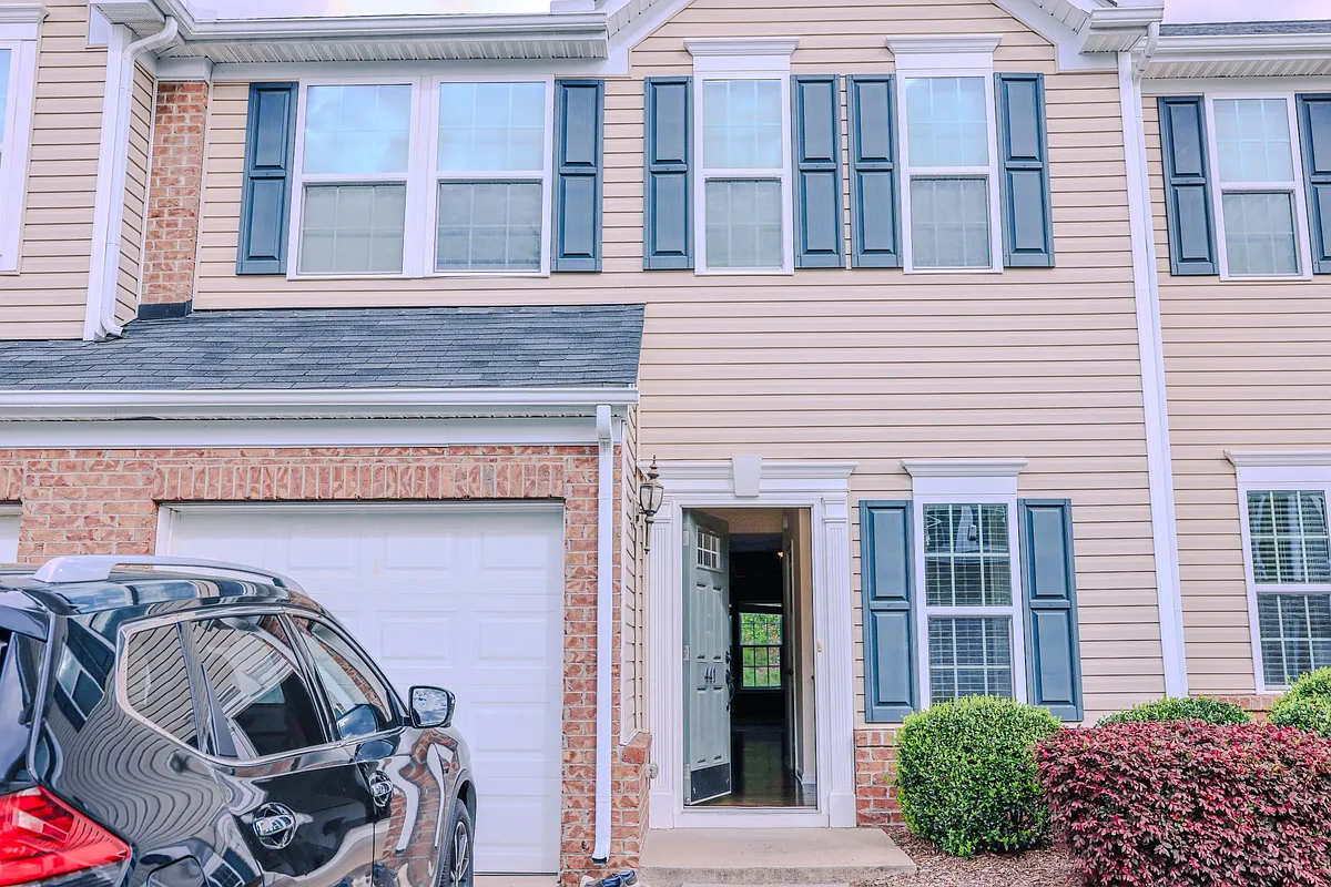 Building Photo - 441 Woodbark Ct