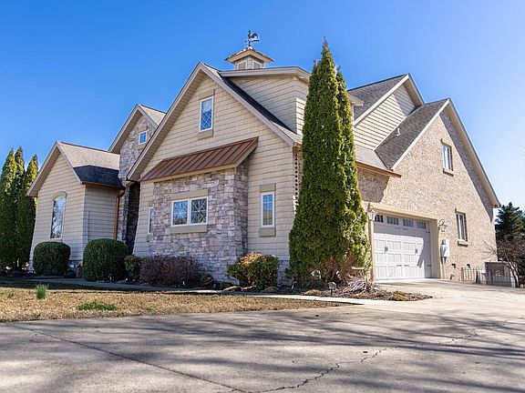3rd image of 47 Briarwood Dr