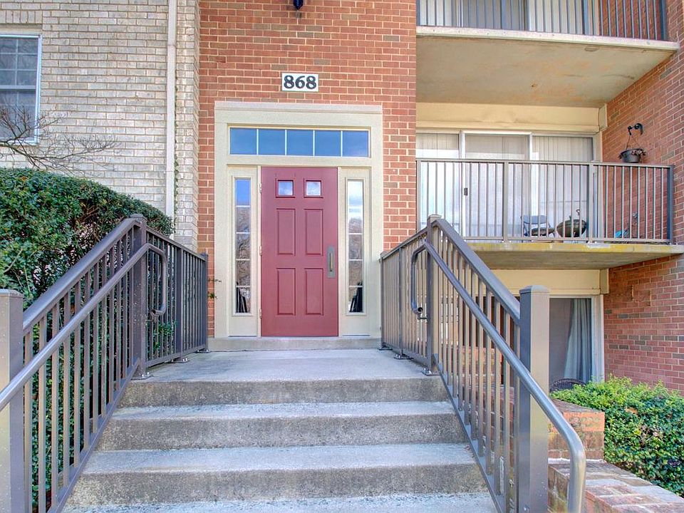 1st image of 868 College Pkwy #10