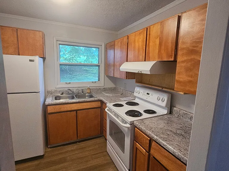 1305 N Barton St — Photo 20