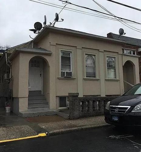 179 Brighton 10th St Photo 1