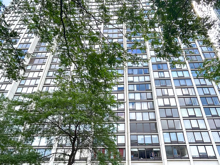 5445 N Sheridan Rd #1407 — Photo 1