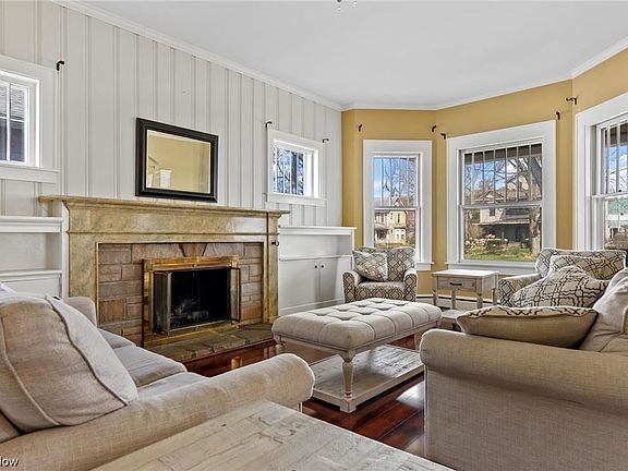4th image of 811 3rd St