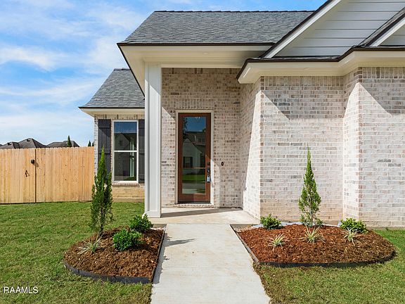 3rd image of 401 Croft Row
