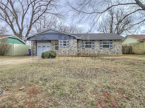 2nd image of 522 S Glen Ln