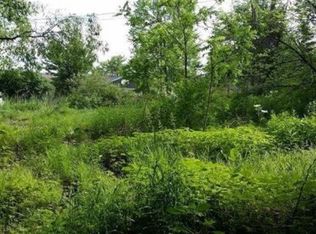 Lake Shore Dr, Fenton, MI 48430