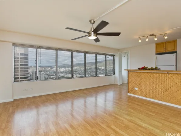 2525 Date St APT 3705, Honolulu, HI 96826