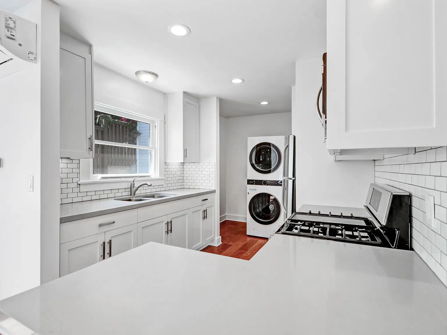 1 bed, 650 sqft, $2,950 — Photo 2