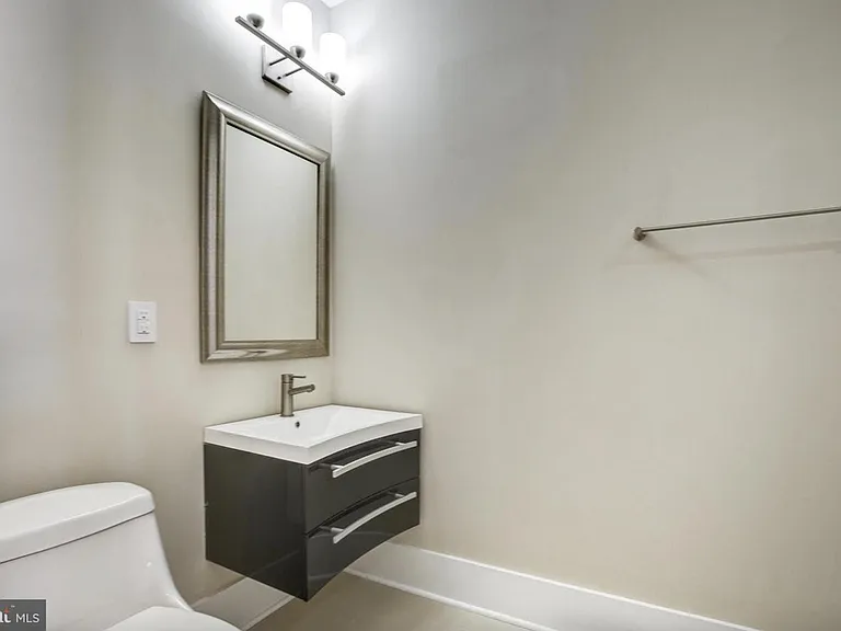 505 Nicholson St NW — Photo 3