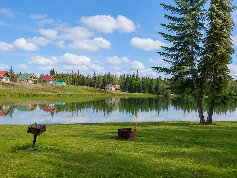 Lakefront Apartments for Rent in North Pole, AK | Beaver Lake Apartments — Photo 5