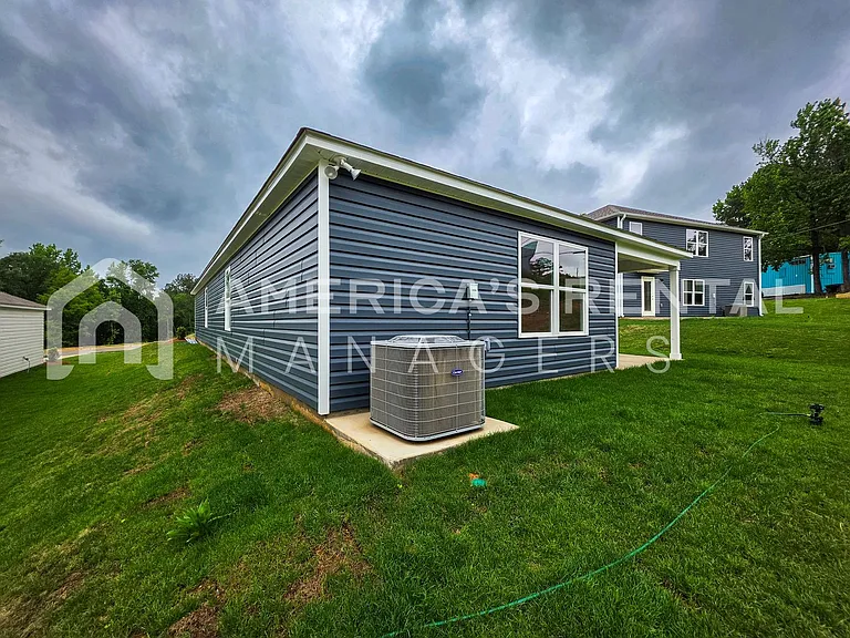 4325 Henry Rd — Photo 43