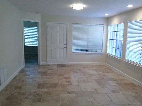 4th image of 370 Lake Ontario Ct Unit 103