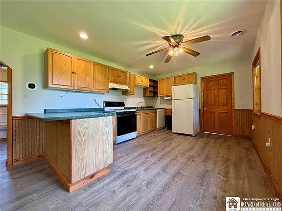 5th image of 5392 Thornton Rd