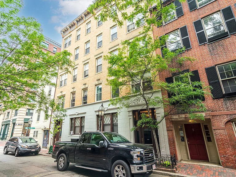 9 Myrtle St #10 — Photo 3
