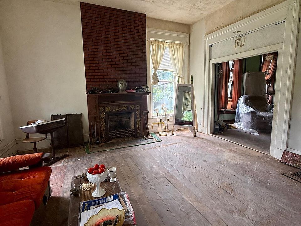 6th image of 405 S 4th St