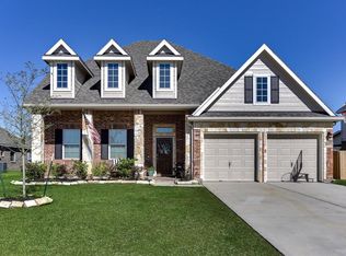 4007 Cypress Point Dr, Mont Belvieu, TX 77523