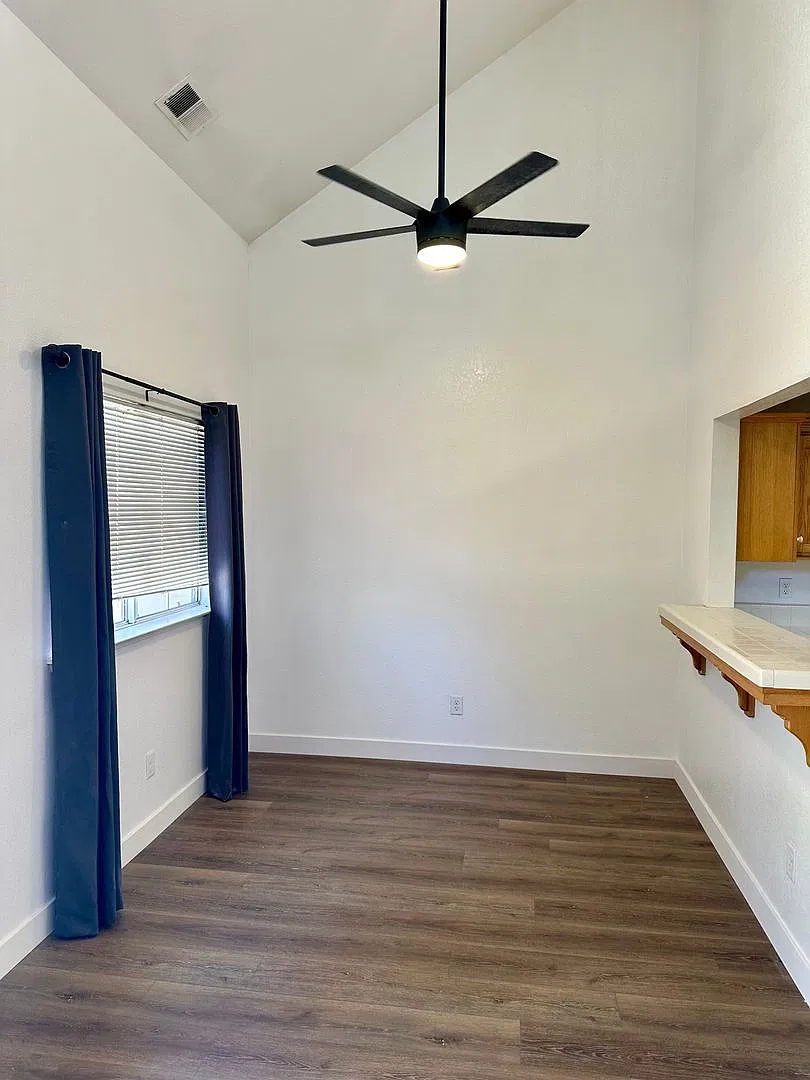 0423 80 & 84 Brewer Street — Photo 3
