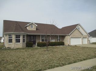 100 Hillside Dr, New Baden, IL