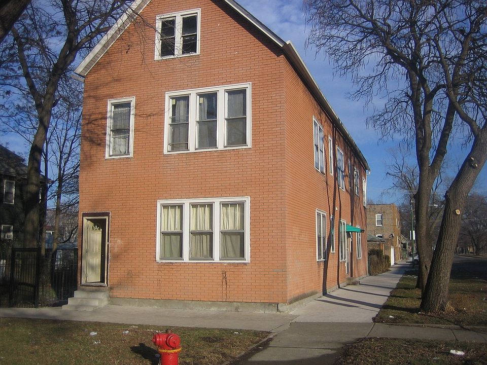 3 UNIT BUILDING