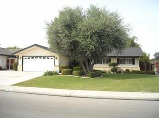 6304 Nottingham Ln, Bakersfield, CA 93309