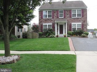 916 Napfle Ave, Philadelphia, PA 19111