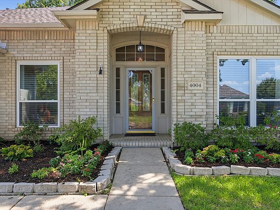 3rd image of 4004 Marigold Dr