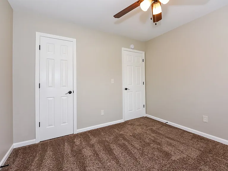 3932 Rock Creek Dr — Photo 11