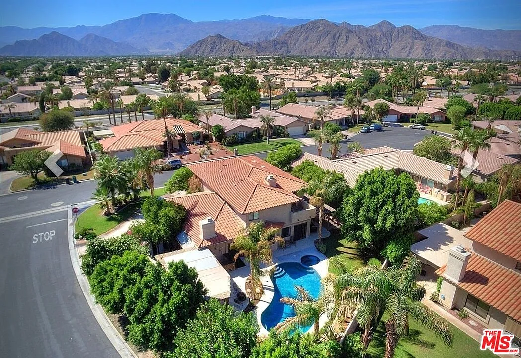 4 bed, 3.5 bath, $7,800 — Photo 1