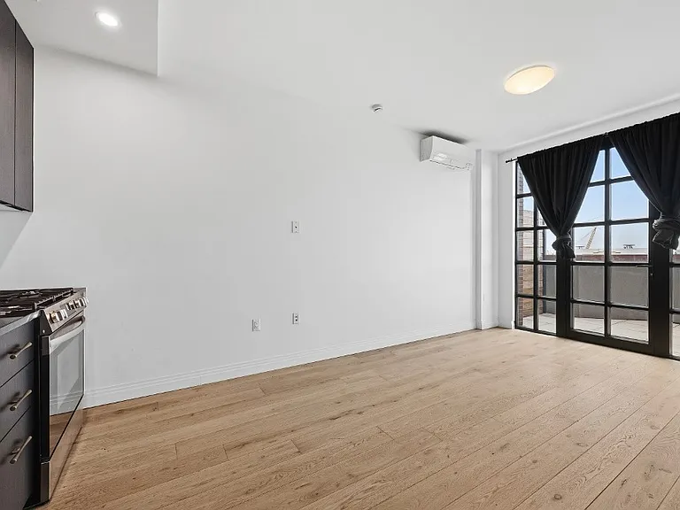 875 4th Ave #818 — Photo 6