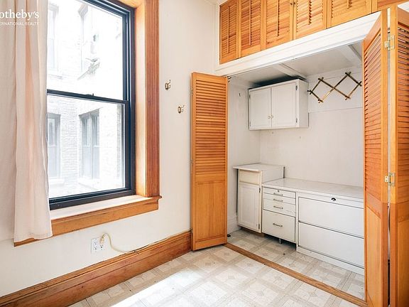 4th image of 231 W 21st St APT 1B