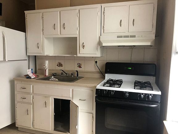 4th image of 2566 43rd St