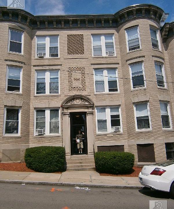 1st image of 11 Mount Hood Rd APT 1