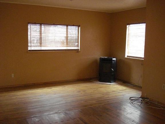 3rd image of 1501 New York Ave