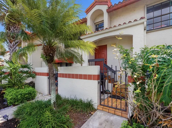 304 Liberty Court, Deerfield Beach, FL 33442