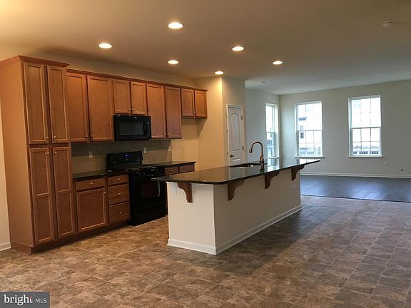 2nd image of 118 Jenny Dr