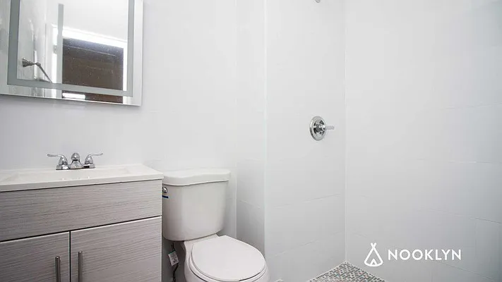 Rented by Nooklyn NYC LLC | media 44