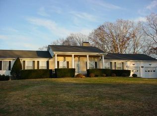 225 Presley Hill Ln, Erin, TN 37061