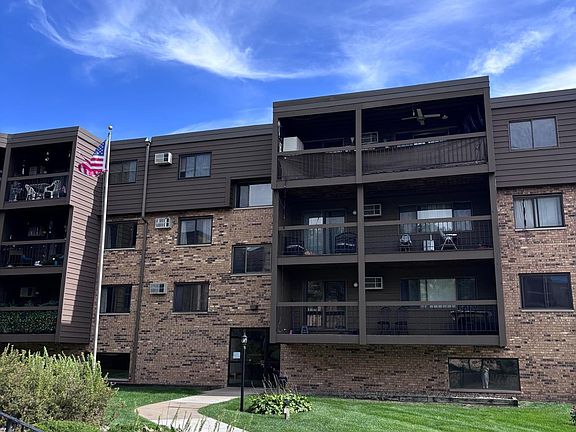 2nd image of 999 41st Ave NE APT 302