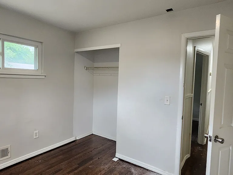 16 Parkway Blvd — Photo 6