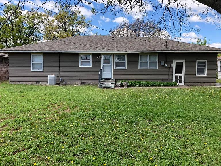 1113 Lincoln Dr — Photo 20