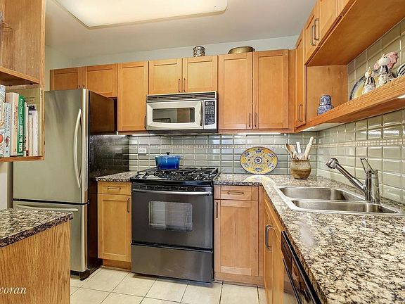 4th image of 1400 5th Ave APT 5L