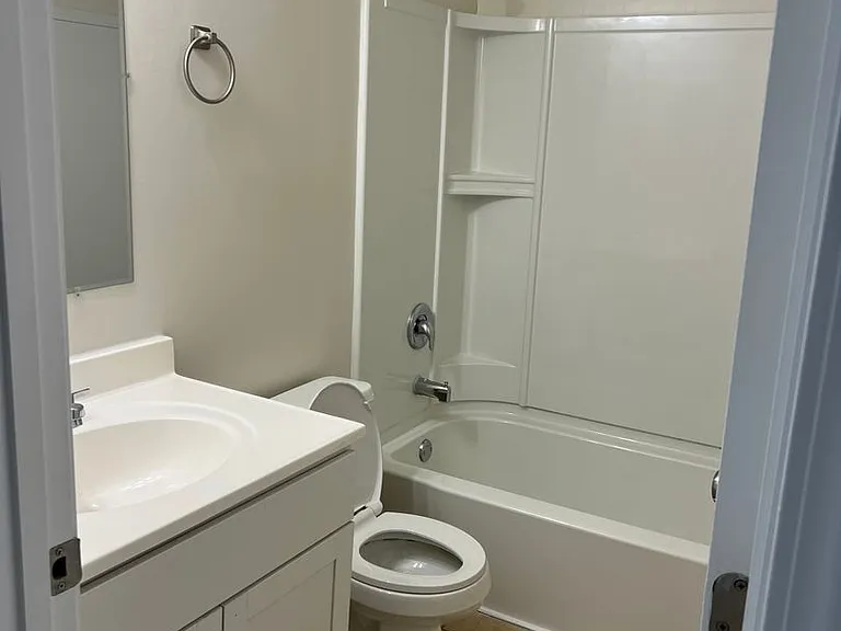 116 Baker St — Photo 11