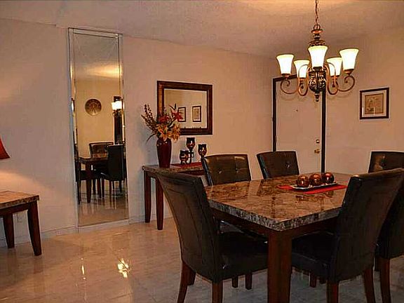 3rd image of 111 Golden Isles Dr APT G1