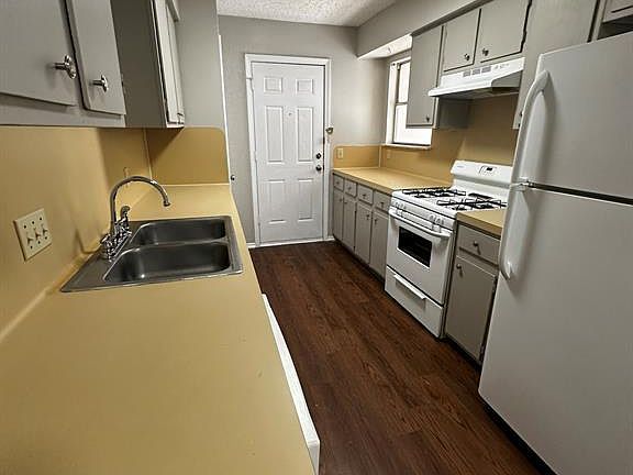 5th image of 2202 Donahue Ln #A
