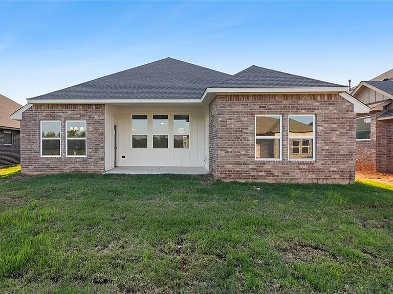 5008 Misty Wood Ln — Photo 31