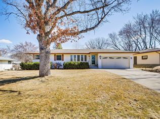 2780 Galtier St, Roseville, MN 55113