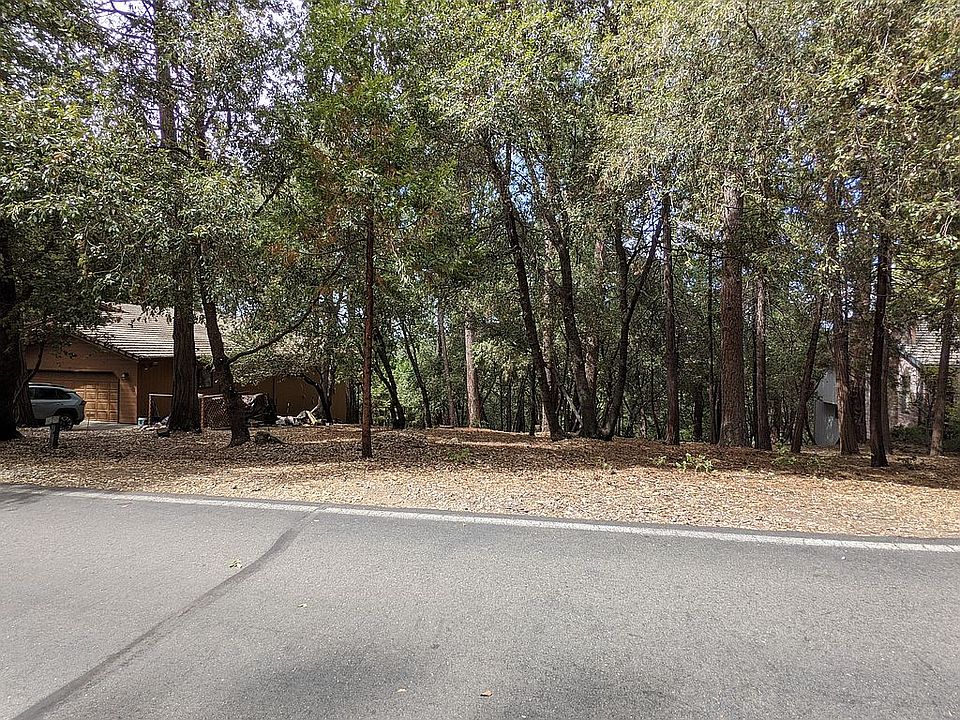 2nd image of 783 Larkspur Ln